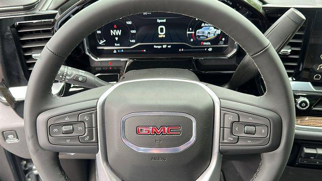 new 2025 GMC Sierra 1500 car, priced at $47,235
