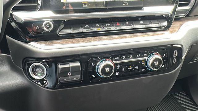 new 2025 GMC Sierra 1500 car, priced at $47,235