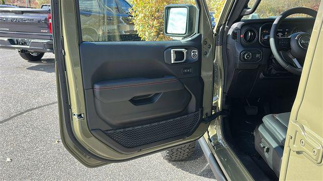 new 2026 Jeep Wrangler car, priced at $61,999