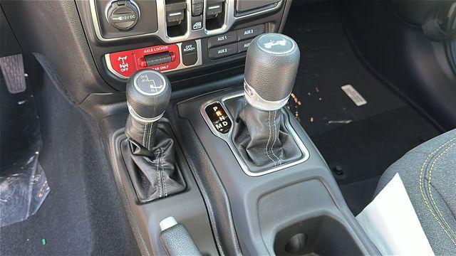 new 2025 Jeep Wrangler car, priced at $55,580