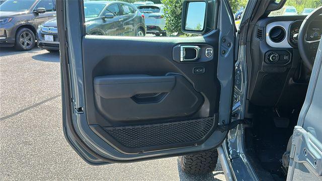 new 2025 Jeep Wrangler car, priced at $55,580