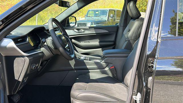 new 2025 Jeep Grand Cherokee car, priced at $41,459