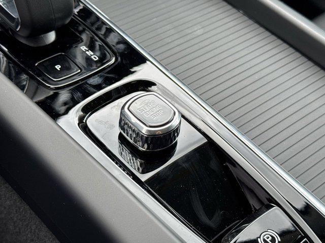 new 2025 Volvo XC60 car, priced at $51,700