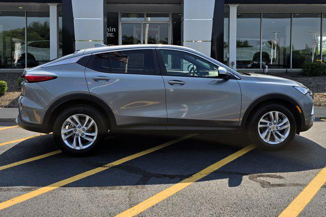 new 2025 Buick Envista car, priced at $26,297