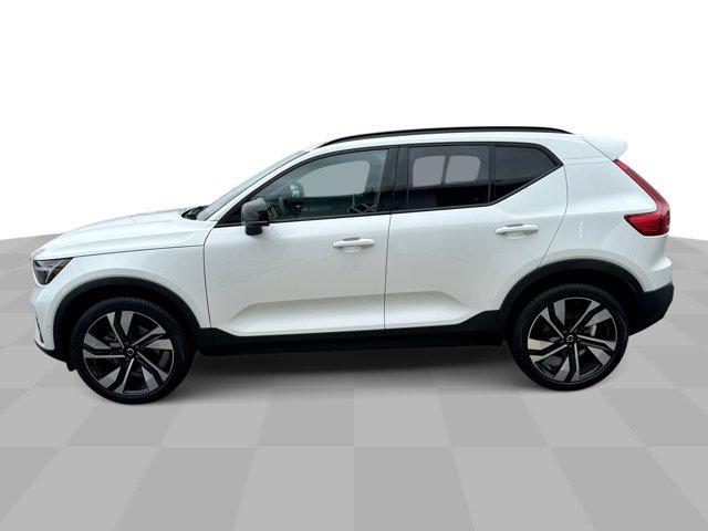 new 2025 Volvo XC40 car, priced at $51,040