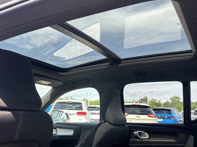 used 2025 Volvo XC40 car, priced at $33,032