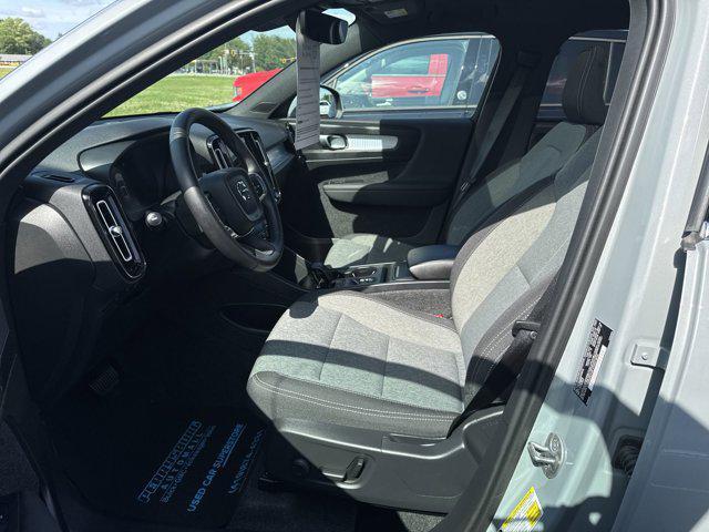 used 2025 Volvo XC40 car, priced at $33,032