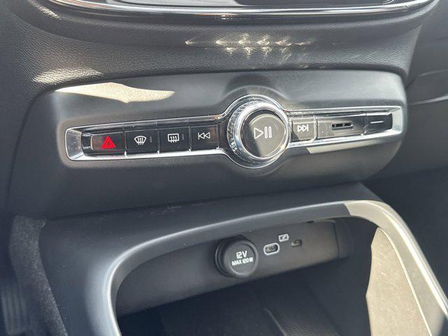 used 2025 Volvo XC40 car, priced at $33,032