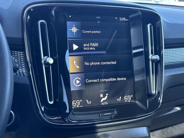 used 2022 Volvo XC40 car, priced at $21,990