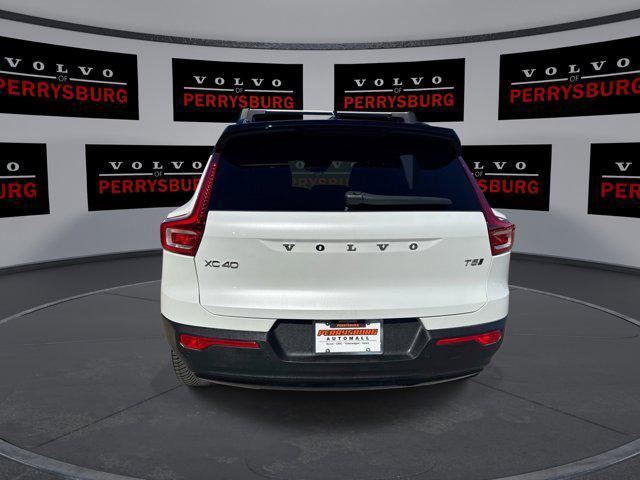 used 2022 Volvo XC40 car, priced at $21,990