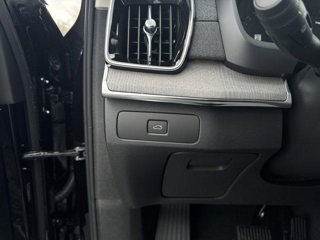 new 2026 Volvo XC90 car, priced at $75,155