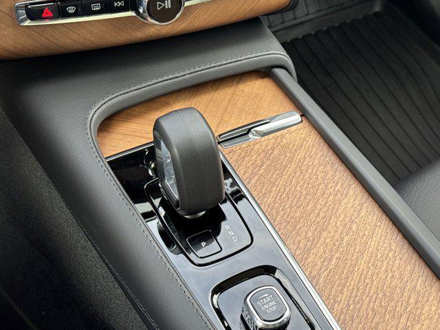 new 2025 Volvo XC90 car, priced at $61,910
