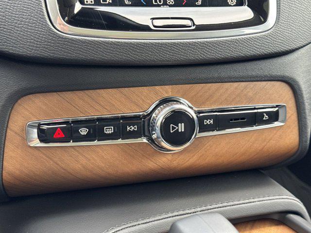 new 2025 Volvo XC90 car, priced at $61,910