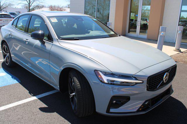 new 2024 Volvo S60 car, priced at $45,580