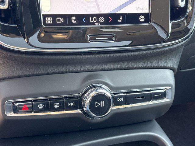 new 2025 Volvo XC40 car, priced at $46,035