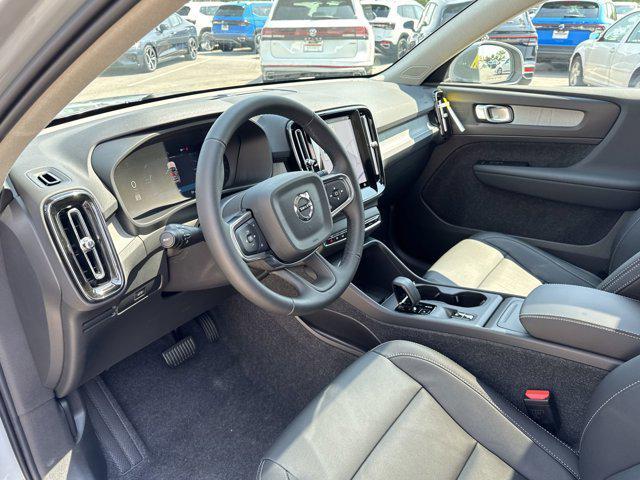 new 2025 Volvo XC40 car, priced at $46,035