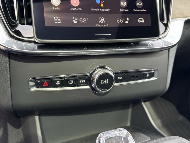 new 2025 Volvo XC90 car, priced at $65,515