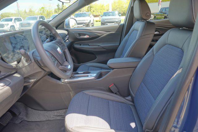 new 2025 Buick Envista car, priced at $25,662