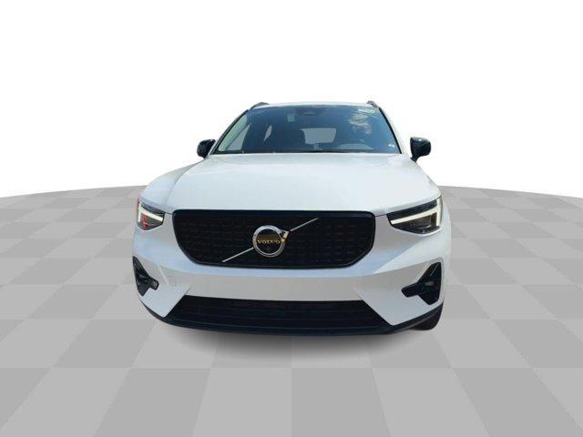 new 2025 Volvo XC40 car, priced at $51,040