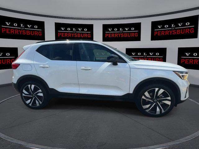 new 2025 Volvo XC40 car, priced at $46,940
