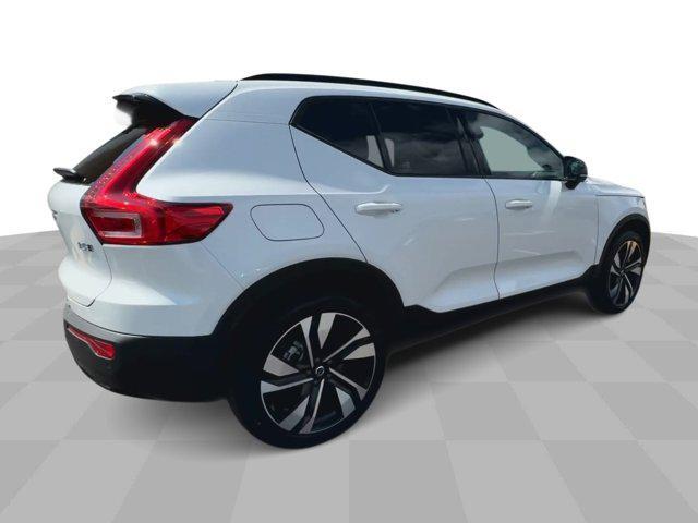 new 2025 Volvo XC40 car, priced at $51,040