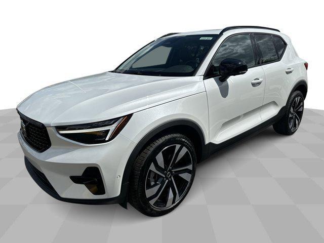 new 2025 Volvo XC40 car, priced at $51,040