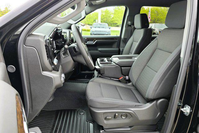 new 2025 GMC Sierra 1500 car, priced at $52,294
