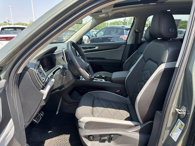 new 2025 Volkswagen Atlas car, priced at $45,116