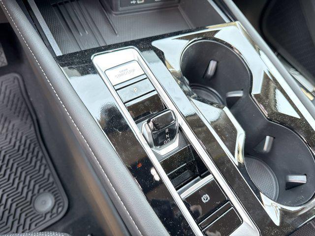 new 2025 Volkswagen Atlas car, priced at $43,262