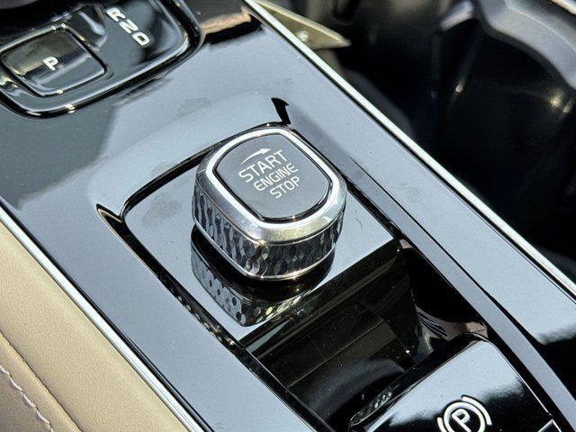 new 2025 Volvo XC90 car