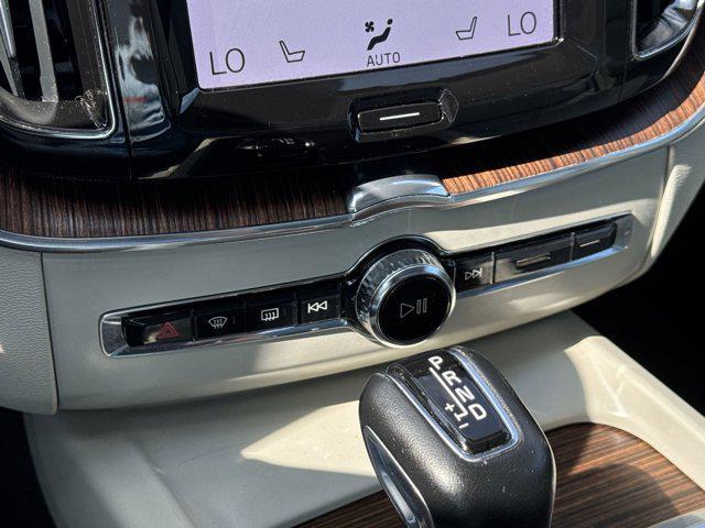 used 2021 Volvo XC60 car, priced at $27,456
