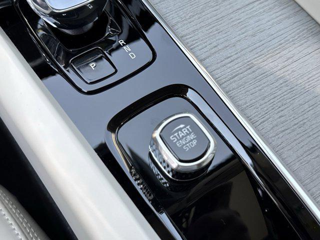 new 2025 Volvo XC60 Plug-In Hybrid car