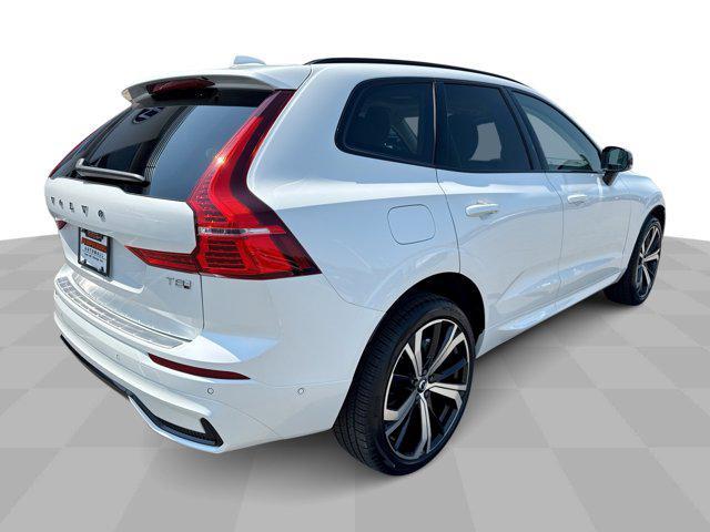 new 2025 Volvo XC60 Plug-In Hybrid car