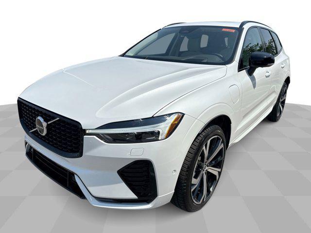 new 2025 Volvo XC60 Plug-In Hybrid car