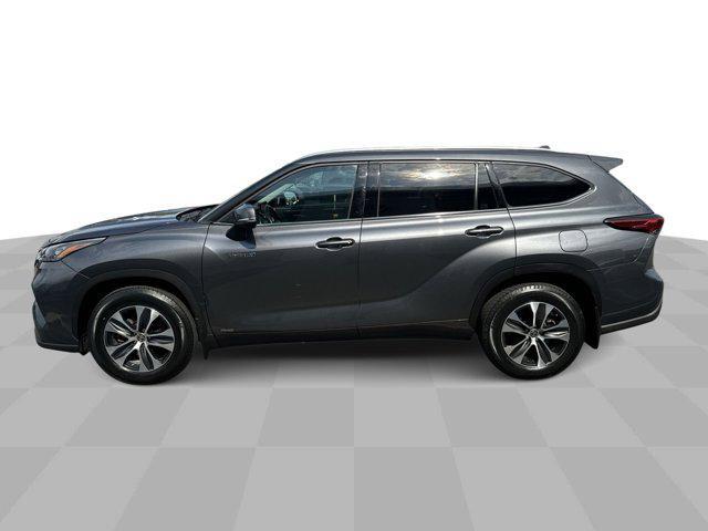 used 2020 Toyota Highlander Hybrid car, priced at $33,641