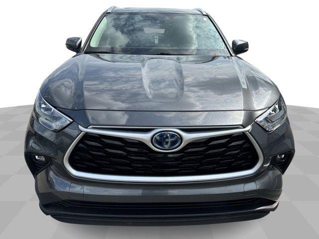 used 2020 Toyota Highlander Hybrid car, priced at $33,641