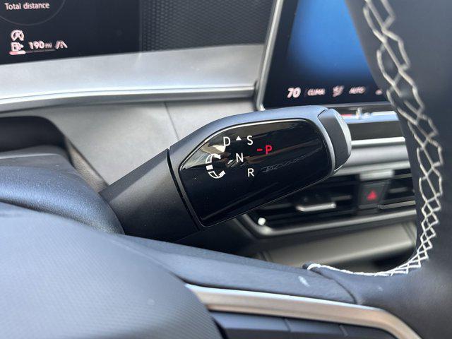 new 2025 Volkswagen Tiguan car, priced at $33,876