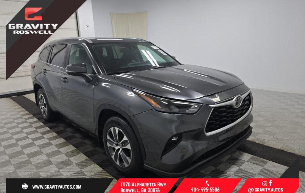 used 2024 Toyota Highlander car, priced at $40,997