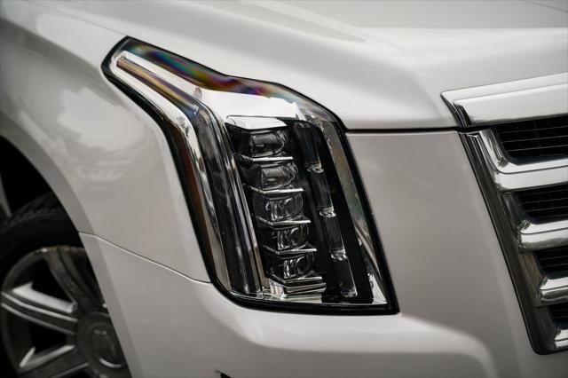 used 2020 Cadillac Escalade ESV car, priced at $41,995