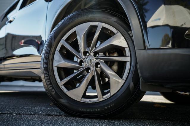 used 2016 Nissan Rogue car, priced at $9,992