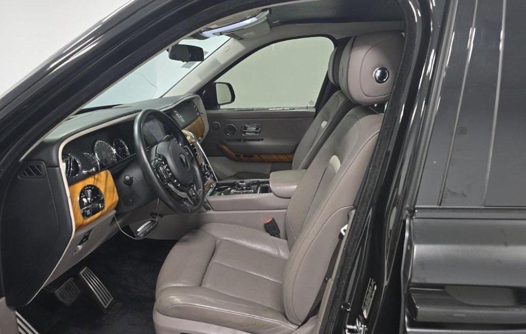 used 2019 Rolls-Royce Cullinan car, priced at $194,495
