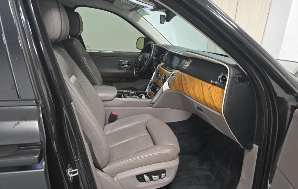 used 2019 Rolls-Royce Cullinan car, priced at $194,495
