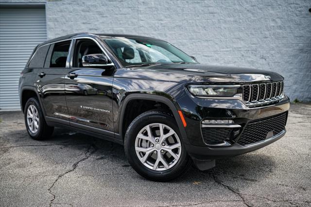 used 2022 Jeep Grand Cherokee car, priced at $29,992