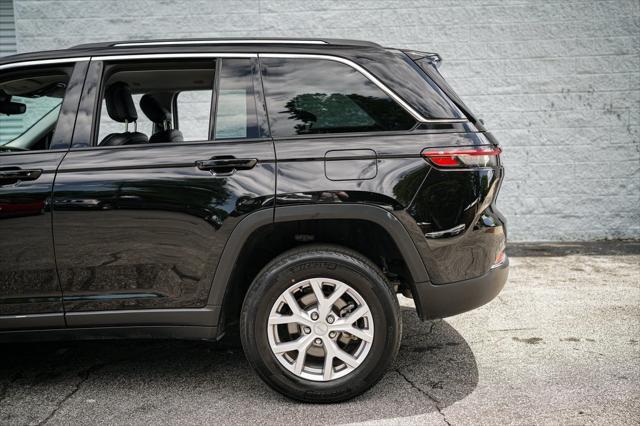 used 2022 Jeep Grand Cherokee car, priced at $29,992