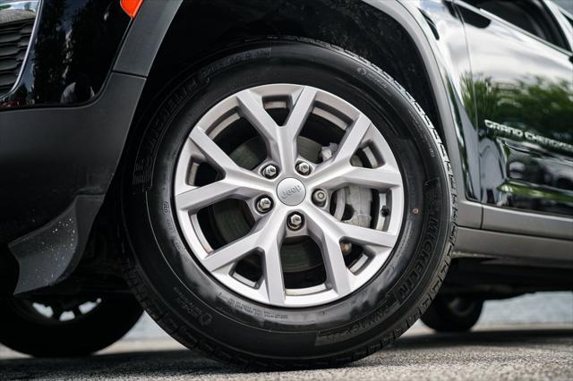 used 2022 Jeep Grand Cherokee car, priced at $29,992