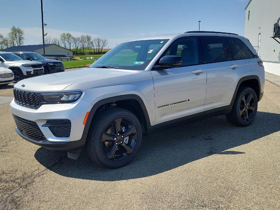 new 2024 Jeep Grand Cherokee car, priced at $49,175