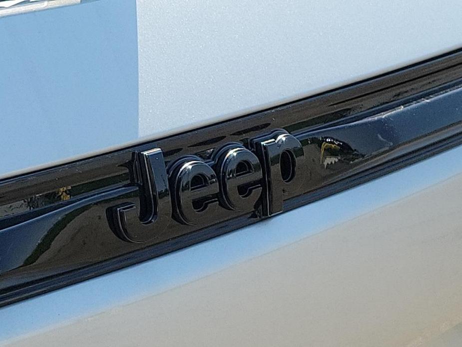 new 2024 Jeep Grand Cherokee car, priced at $49,175
