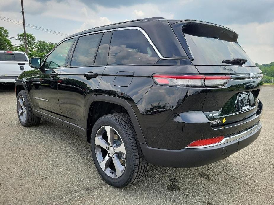 new 2024 Jeep Grand Cherokee car, priced at $60,135