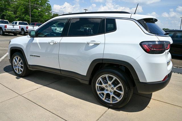 new 2024 Jeep Compass car, priced at $35,077