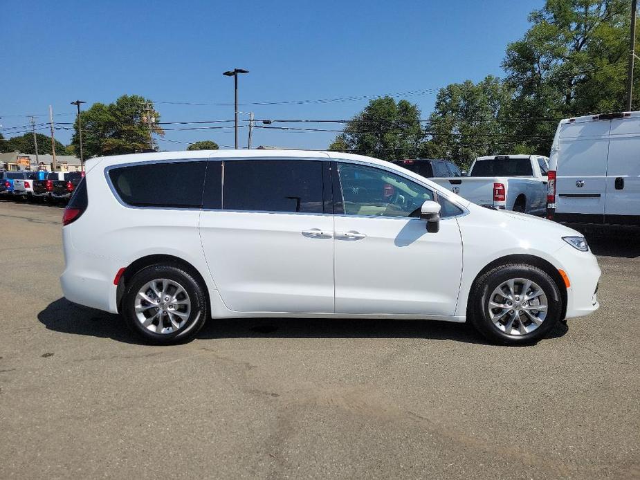 used 2023 Chrysler Pacifica car, priced at $37,687